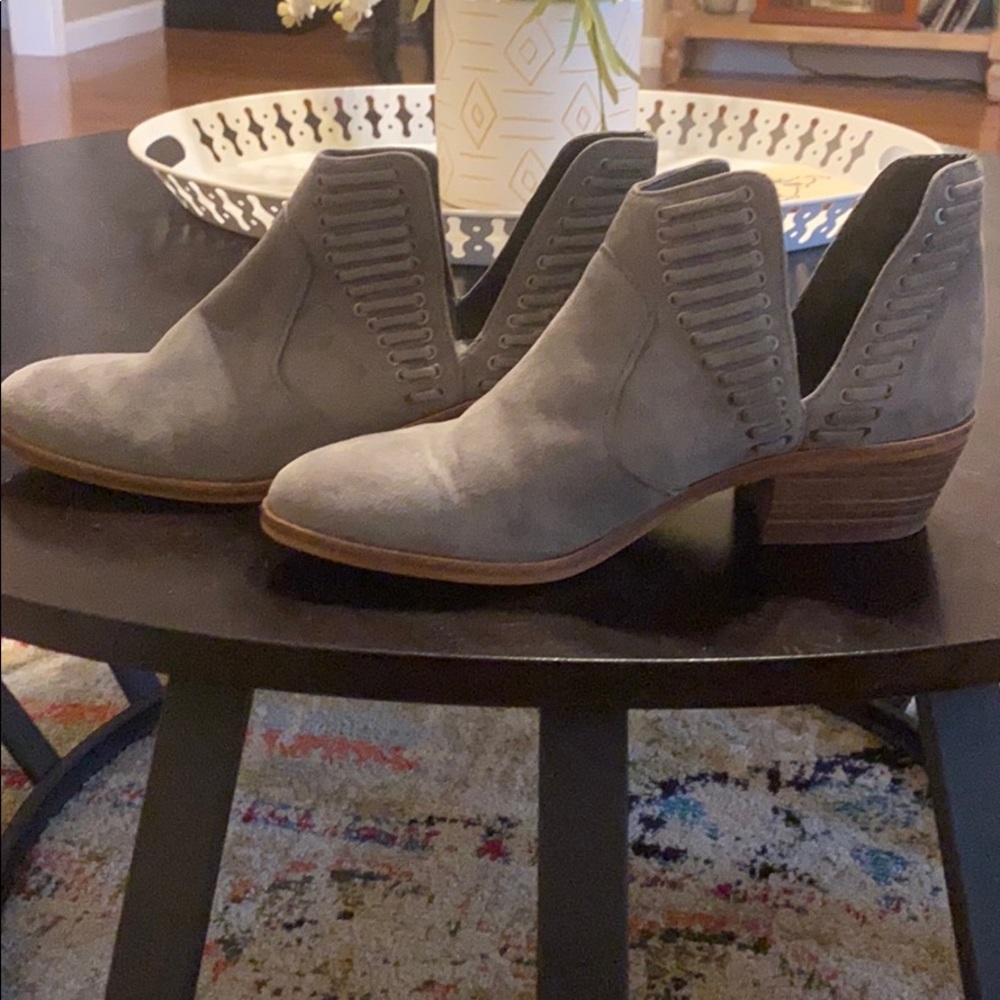 Grey Vince Camuto Booties - pre-owned